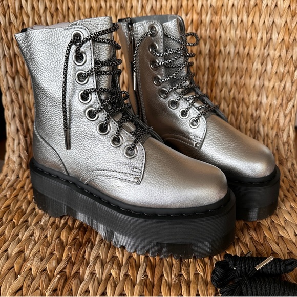 New Dr.Martens Silver Metallic Jadon Max - Picture 2 of 12